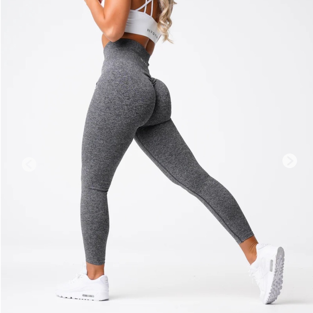 NVGTN Black Speckled Scrunch Seamless Leggings / Size S